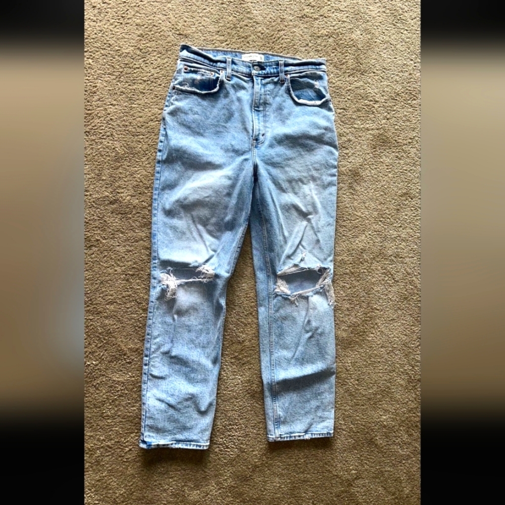 Abercrombie The 90s Straight Ultra High Rise jeans size 31/12 regular